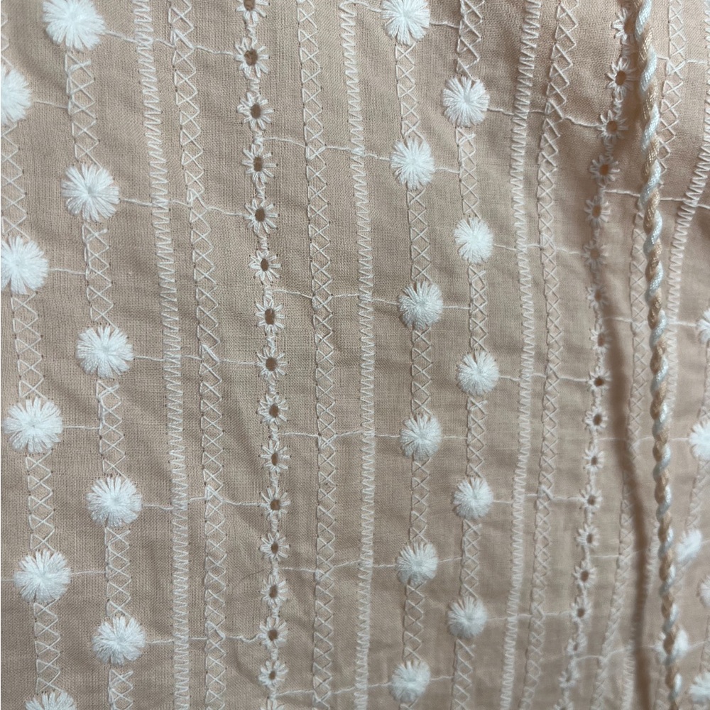 Beautiful Flower Embroidered Woman’s Top Size M 100% cotton - Picture 9 of 10